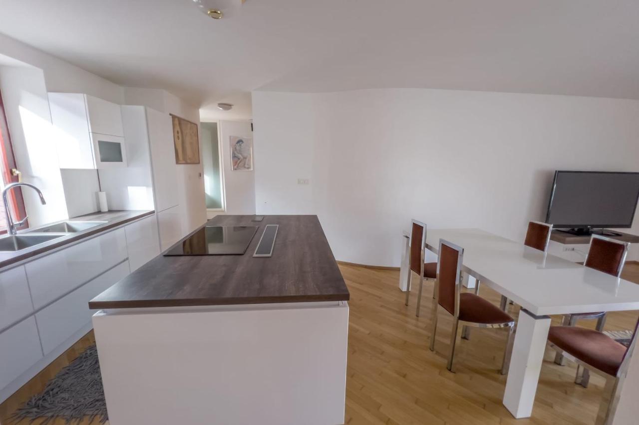 Riverside Ljubljanica With Private Parking Apartment Любляна Екстериор снимка