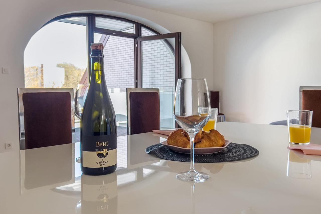 Riverside Ljubljanica With Private Parking Apartment Любляна Екстериор снимка